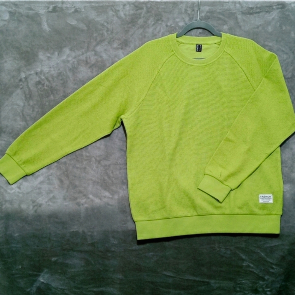 Men's light green crewneck thermal